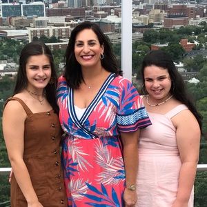 Meet your Posher, Angela